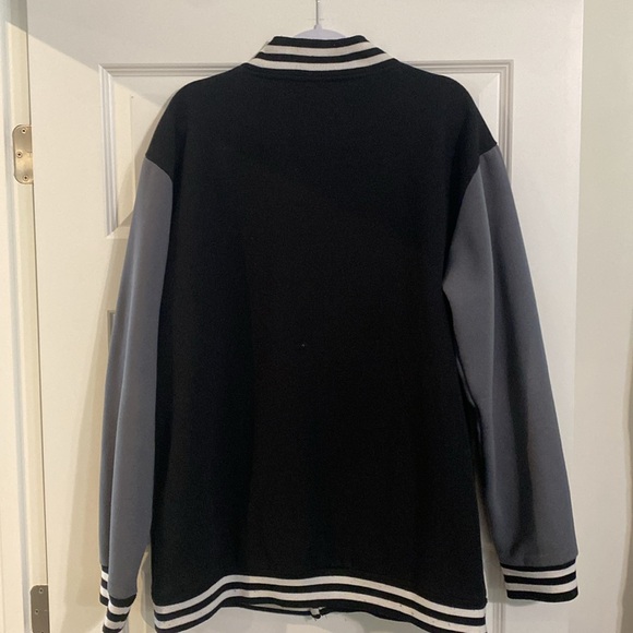 Exclusive 2010 Paul McCartney Tour Jacket - Picture 5 of 6